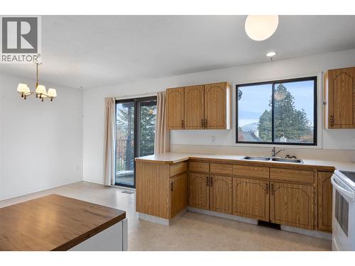 436 Garibaldi Drive, Kamloops, BC - Indoor Photo Showing Kitchen With Double Sink