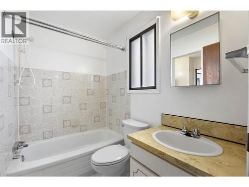 436 Garibaldi Drive, Kamloops, BC - Indoor Photo Showing Bathroom