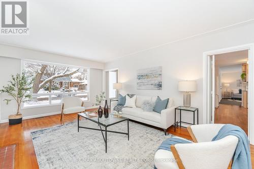 171 Sherwood Rise, Hamilton, ON - Indoor Photo Showing Living Room