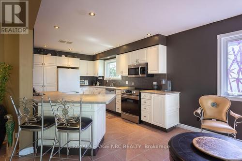 11 Abbey Avenue, St. Catharines (Port Dalhousie), ON - Indoor Photo Showing Kitchen