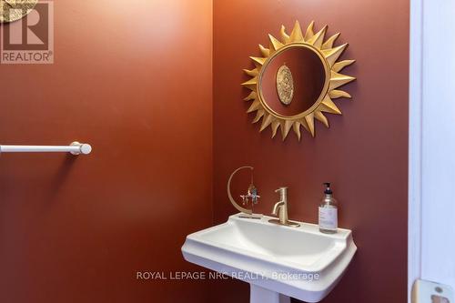 11 Abbey Avenue, St. Catharines (Port Dalhousie), ON - Indoor Photo Showing Bathroom