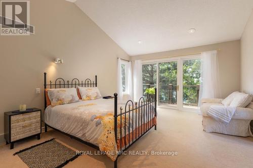 11 Abbey Avenue, St. Catharines (Port Dalhousie), ON - Indoor Photo Showing Living Room With Fireplace