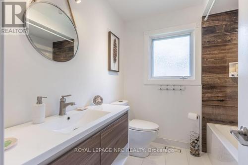 11 Abbey Avenue, St. Catharines (Port Dalhousie), ON - Indoor Photo Showing Kitchen