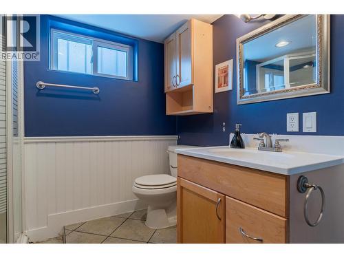 690 Schofield Highway, Warfield, BC - Indoor Photo Showing Bathroom