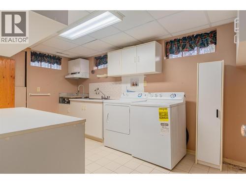690 Schofield Highway, Warfield, BC - Indoor Photo Showing Laundry Room