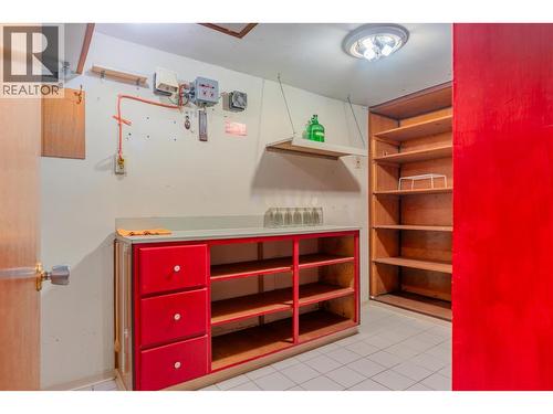 690 Schofield Highway, Warfield, BC - Indoor Photo Showing Other Room