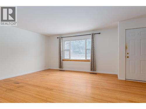 690 Schofield Highway, Warfield, BC - Indoor Photo Showing Other Room