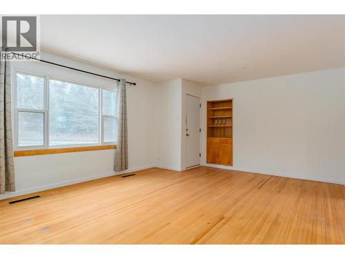 690 Schofield Highway, Warfield, BC - Indoor Photo Showing Other Room