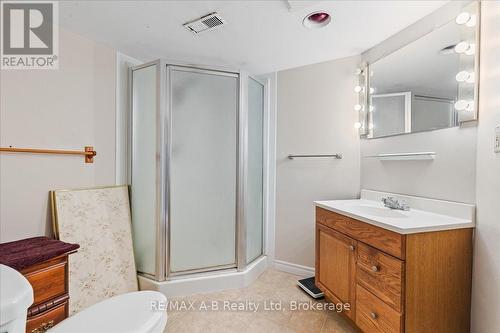 5 Mcdonald Street, Stratford, ON - Indoor Photo Showing Bathroom