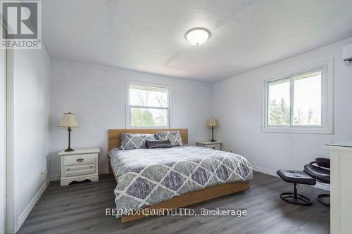 Upper - 239 Dundas Street W, Belleville (Belleville Ward), ON - Indoor Photo Showing Bedroom