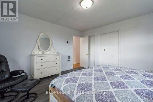 Upper - 239 Dundas Street W, Belleville (Belleville Ward), ON - Indoor Photo Showing Bedroom