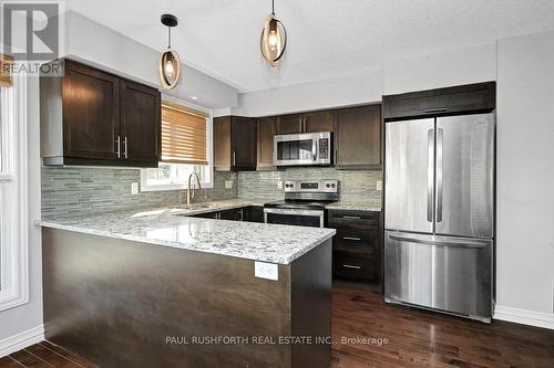 Kitchen - 216 Forward Avenue, Ottawa, ON - Indoor Photo Showing Kitchen With Upgraded Kitchen