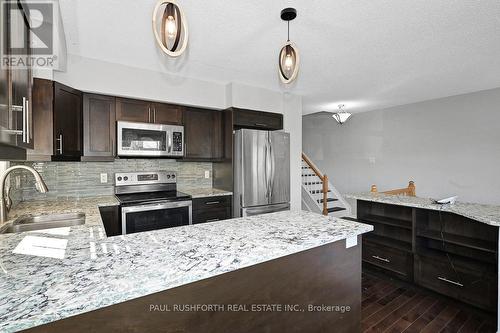 Kitchen - 216 Forward Avenue, Ottawa, ON - Indoor Photo Showing Kitchen With Double Sink With Upgraded Kitchen