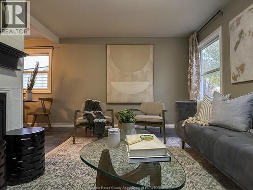 1925 Aubin, Windsor, ON - Indoor Photo Showing Living Room With Fireplace