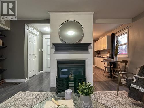 1925 Aubin, Windsor, ON - Indoor Photo Showing Living Room With Fireplace