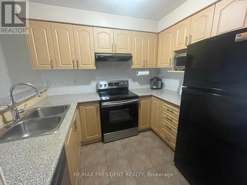 107 Rockgarden Trail, Brampton, ON - Indoor Photo Showing Kitchen With Double Sink