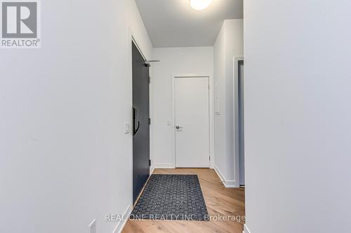 526 - 405 Dundas Street W, Oakville, ON - Indoor Photo Showing Other Room