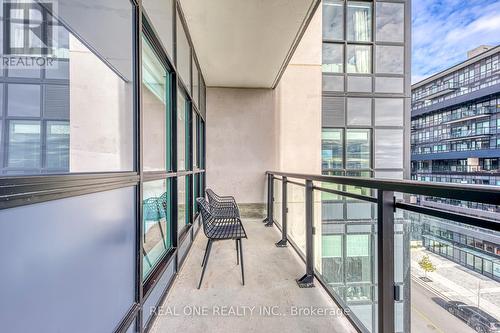 526 - 405 Dundas Street W, Oakville, ON -  With Balcony