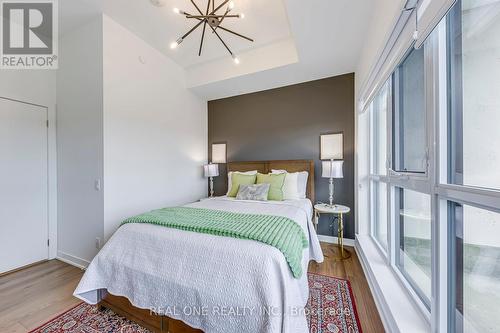 526 - 405 Dundas Street W, Oakville, ON - Indoor Photo Showing Bedroom