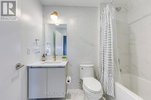 526 - 405 Dundas Street W, Oakville, ON - Indoor Photo Showing Bathroom