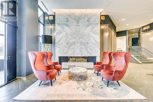 526 - 405 Dundas Street W, Oakville, ON - Indoor Photo Showing Other Room