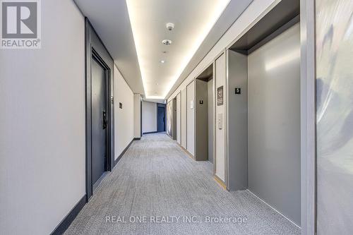 526 - 405 Dundas Street W, Oakville, ON - Indoor Photo Showing Other Room