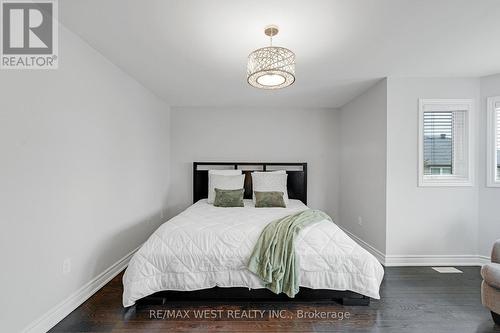 43 Wakely Boulevard, Caledon, ON - Indoor Photo Showing Bedroom