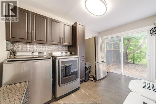 952 Victoria Avenue, Windsor, ON - Indoor Photo Showing Laundry Room