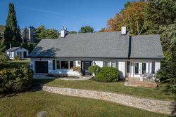 1123 Ch. de la Montagne  Mont-Saint-Hilaire, QC J3G 4S6