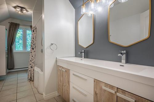 Salle de bains - 1123 Ch. De La Montagne, Mont-Saint-Hilaire, QC - Indoor Photo Showing Bathroom