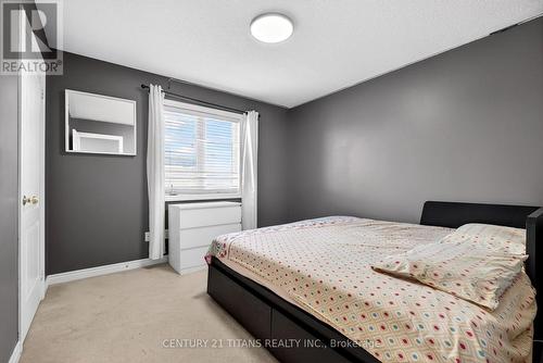 1214 Harlstone Crescent, Oshawa, ON - Indoor Photo Showing Bedroom