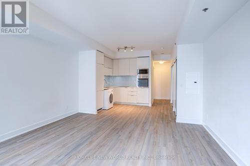 2410 - 318 Richmond Street W, Toronto, ON - Indoor Photo Showing Kitchen