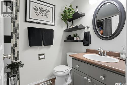 46 1St Avenue N, Martensville, SK - Indoor Photo Showing Bathroom