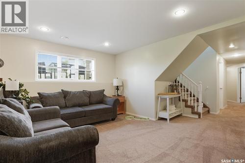 46 1St Avenue N, Martensville, SK - Indoor Photo Showing Living Room