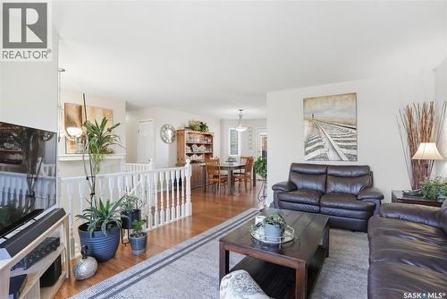 46 1St Avenue N, Martensville, SK - Indoor Photo Showing Living Room
