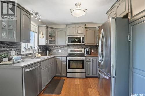 46 1St Avenue N, Martensville, SK - Indoor Photo Showing Kitchen With Stainless Steel Kitchen With Double Sink With Upgraded Kitchen