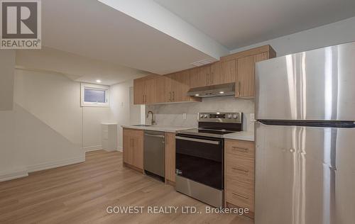 27 Hollister Road, Toronto, ON - Indoor Photo Showing Kitchen