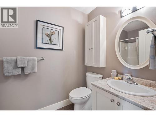 609 Truswell Road Unit# 105, Kelowna, BC - Indoor Photo Showing Bathroom