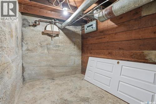 110 F Avenue S, Saskatoon, SK - Indoor