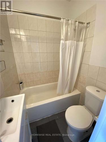 307 - 1 Triller Avenue, Toronto, ON - Indoor Photo Showing Bathroom