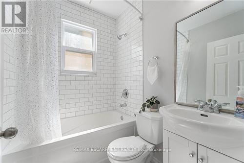 197 East 12Th Street, Hamilton, ON - Indoor Photo Showing Bathroom