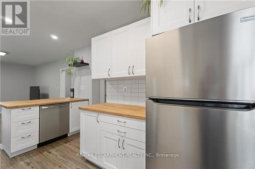 197 East 12Th Street, Hamilton, ON - Indoor Photo Showing Kitchen
