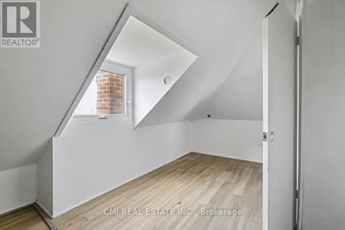 122 Montrose Street, Windsor, ON - Indoor Photo Showing Other Room