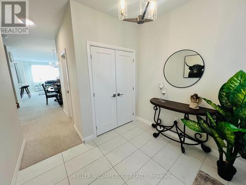 11 Cherry Blossom Heights, Hamilton, ON - Indoor Photo Showing Other Room