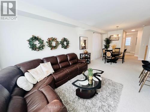 11 Cherry Blossom Heights, Hamilton, ON - Indoor Photo Showing Living Room