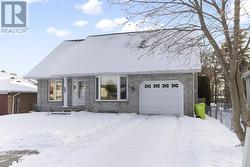 27 Golf Range CRES  Sault Ste. Marie, ON P6A 6A4