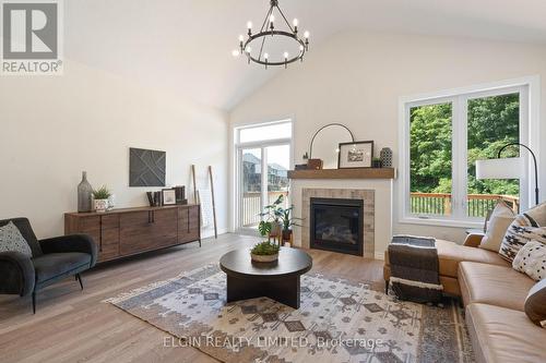 25 Dunning Way, St. Thomas, ON - Indoor Photo Showing Living Room With Fireplace