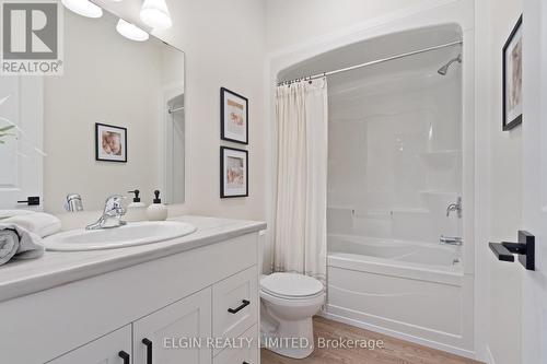 25 Dunning Way, St. Thomas, ON - Indoor Photo Showing Bathroom