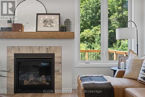 25 Dunning Way, St. Thomas, ON - Indoor Photo Showing Living Room With Fireplace