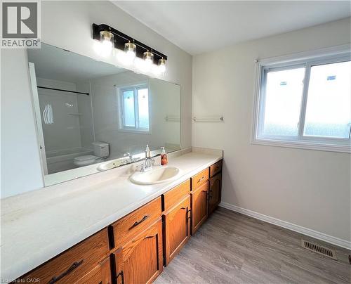 291 Canterbury Drive, Waterloo, ON - Indoor Photo Showing Bathroom